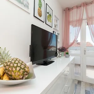 apartment-roko-petrcane.hotelinzadar.com/